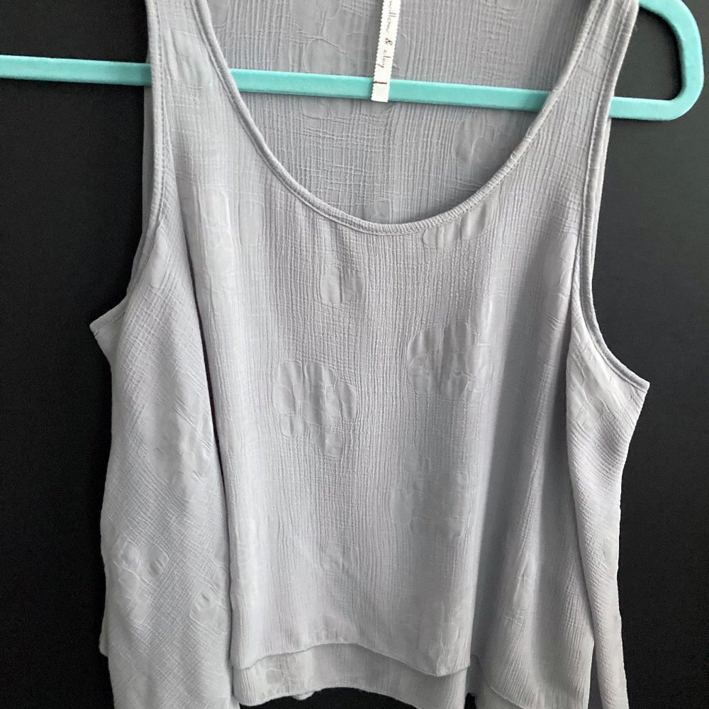 Willow & Clay Women's Gray Slvless Top